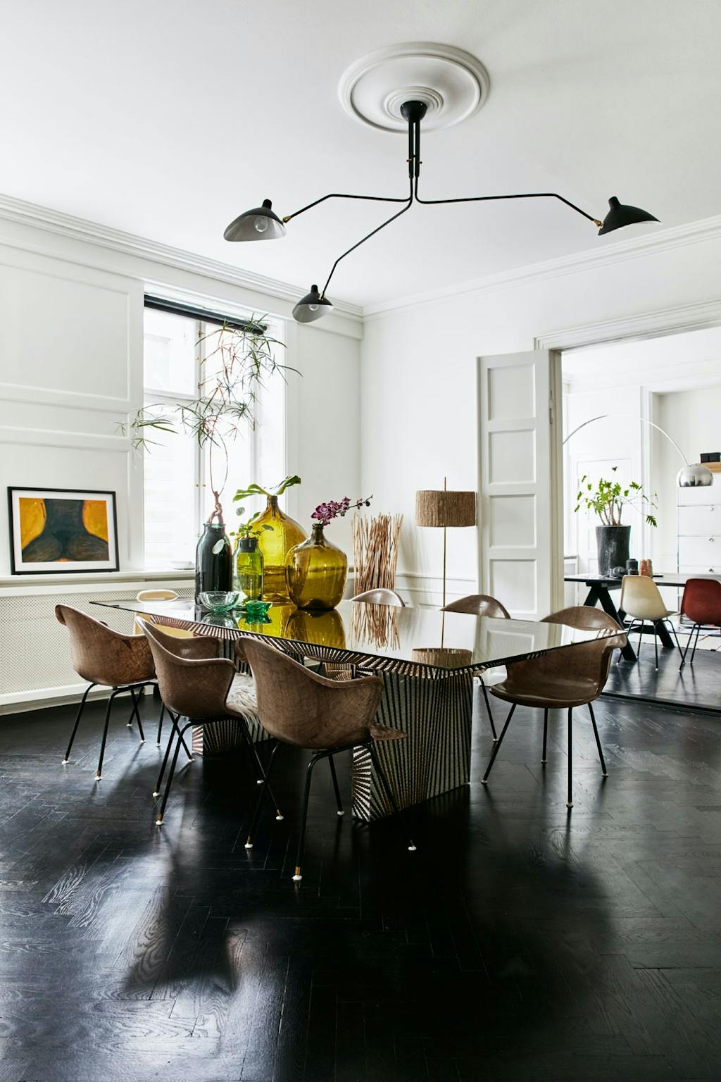 Svart parkett skaper sammenheng