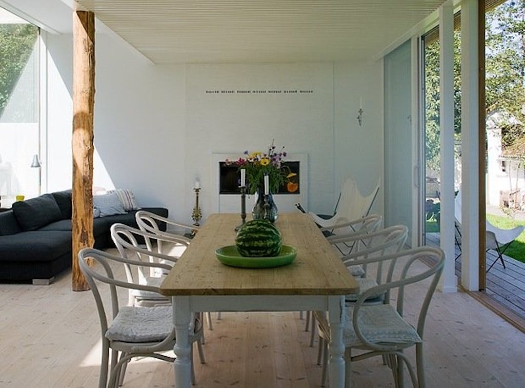 Trestamme som skille i stuen