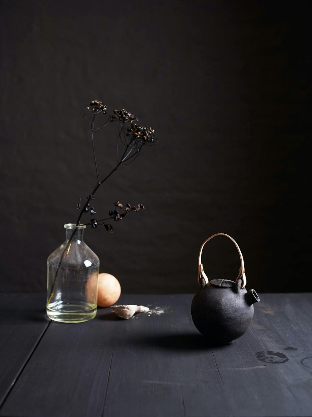 Varm, røff og sanselig keramikk