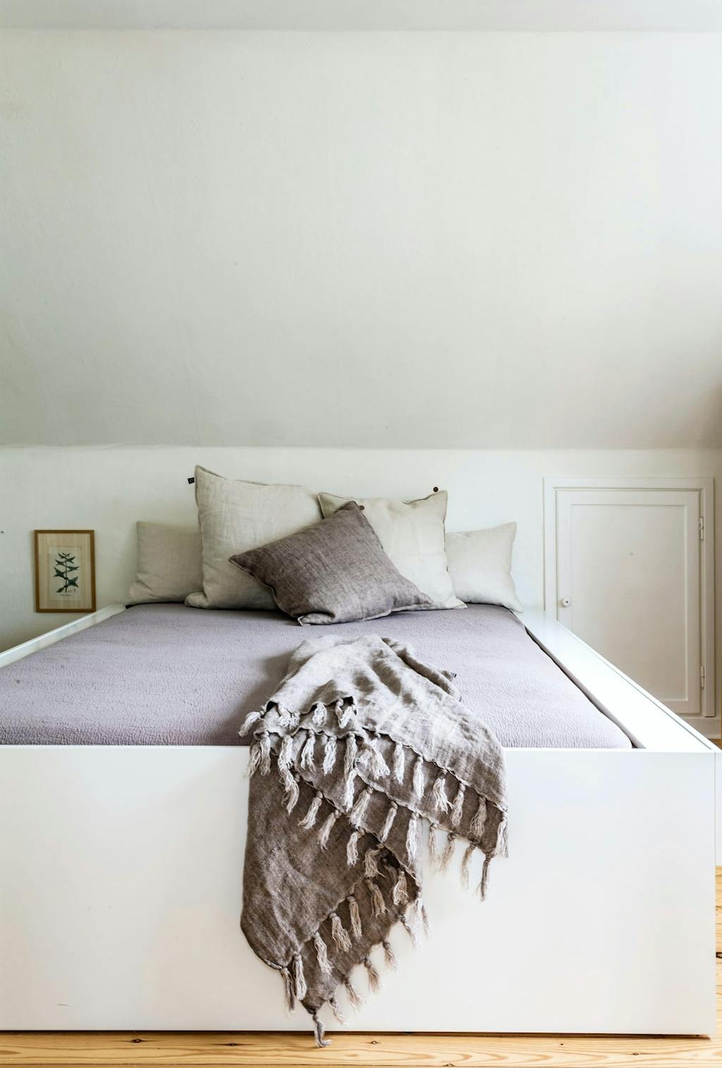 Minimalistisk og lunt på soverommet