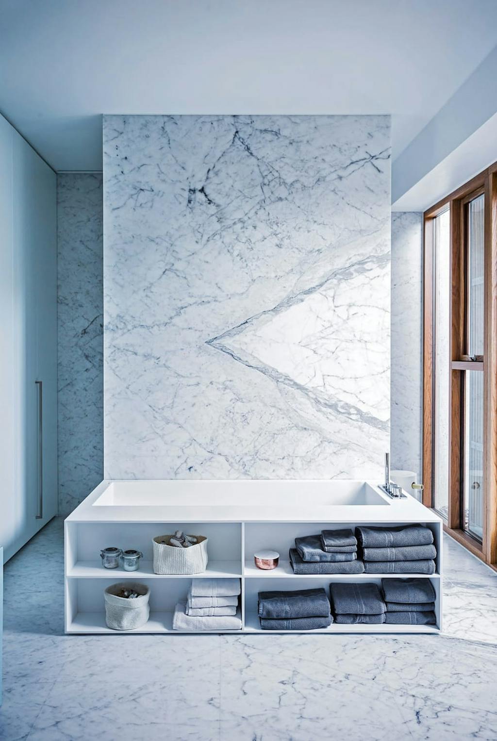 5. Marmor fra gulv til tak