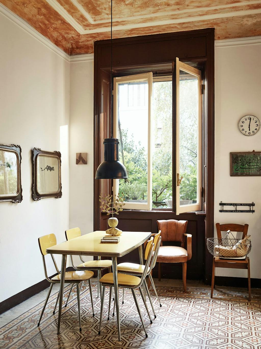 Gylne toner på kjøkkenet