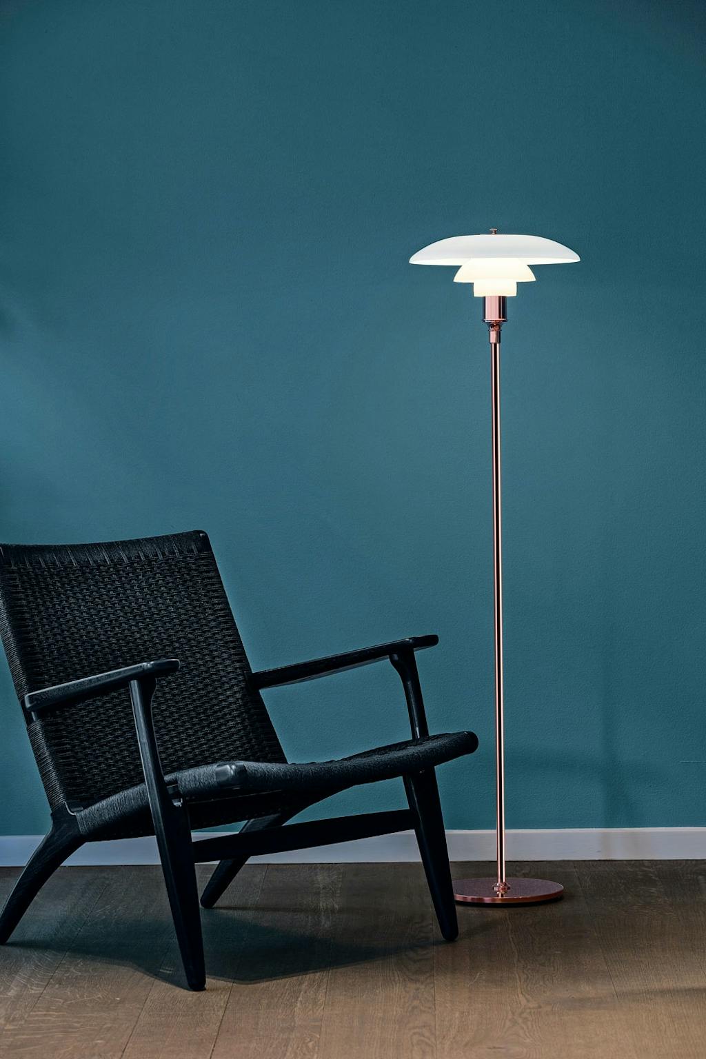 3. Ikonisk gulvlampe i kobber 3. Ikonisk gulvlampe i kobber