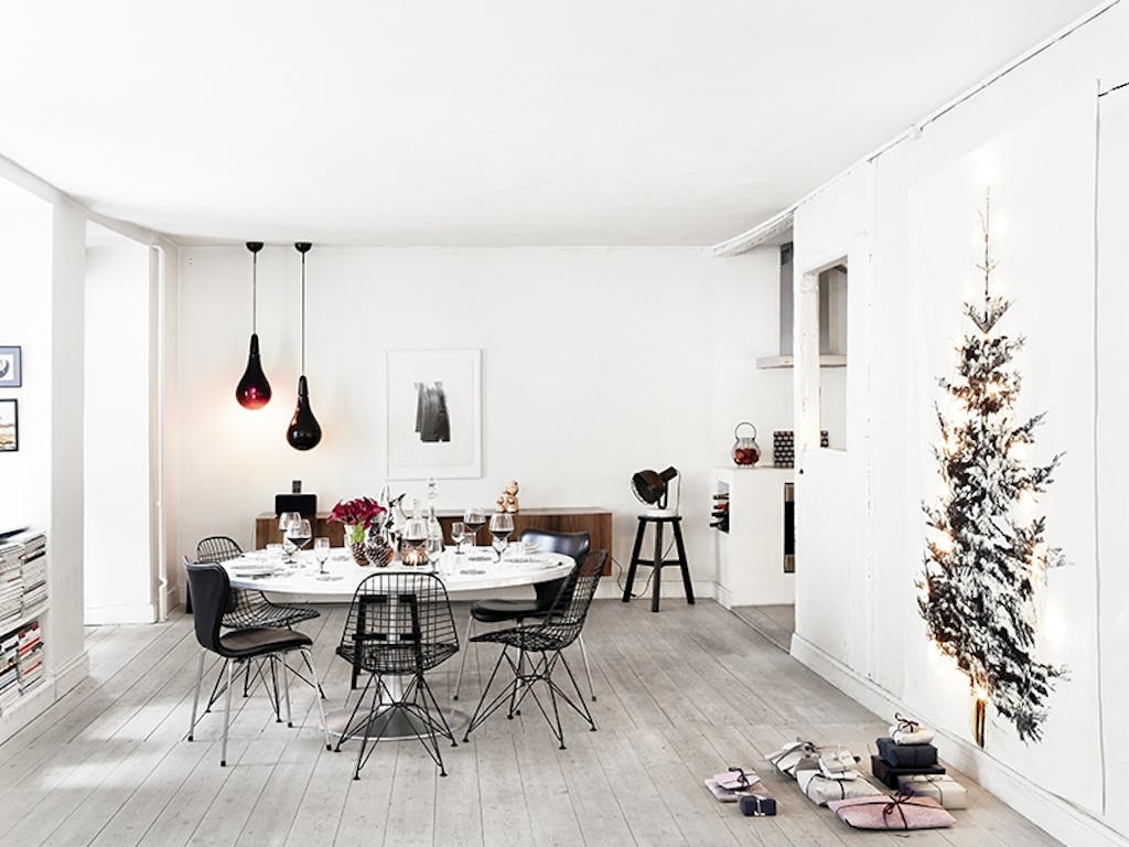 Sett juletreet på veggen