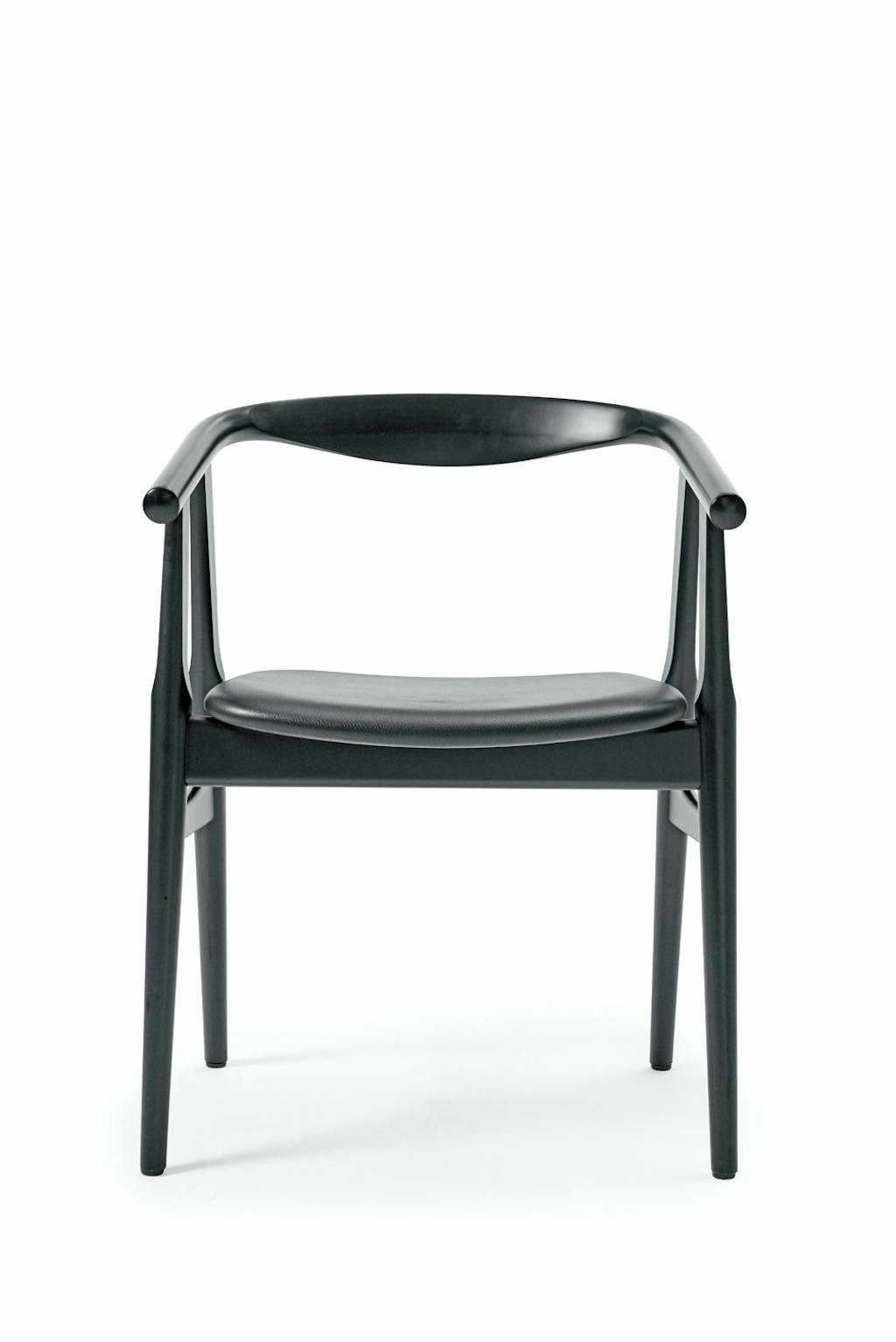 Spisestuestol Wegner 525 fra Getama, design Hans J.  Wegner,  6305 kr, furntex.no.