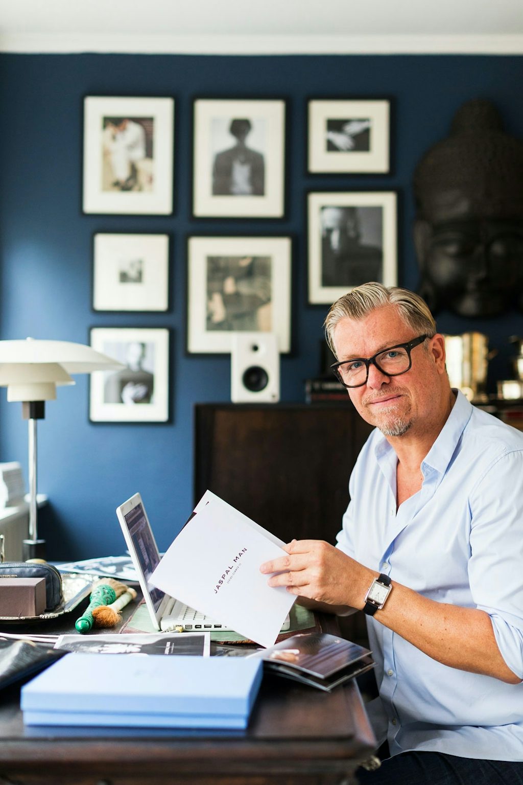 Michael Kristensen har til og med kontorplass i den lille leiligheten i København.
