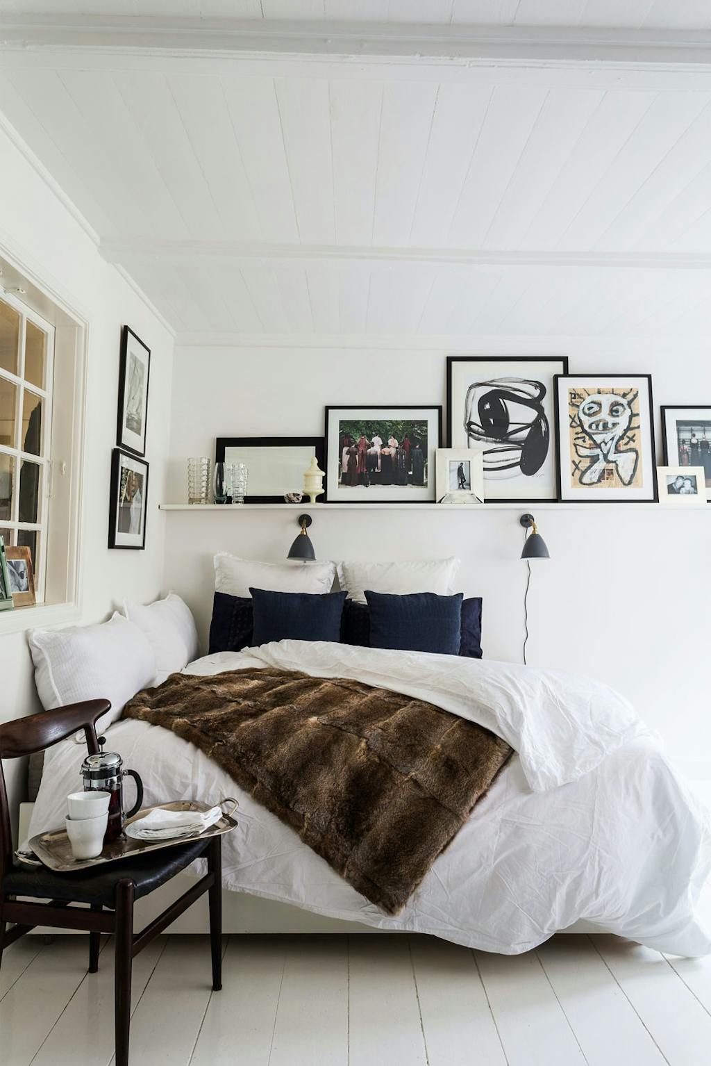 Perfekt seng for trangbodde: Sofaen kan brettes til en romslig seng. 