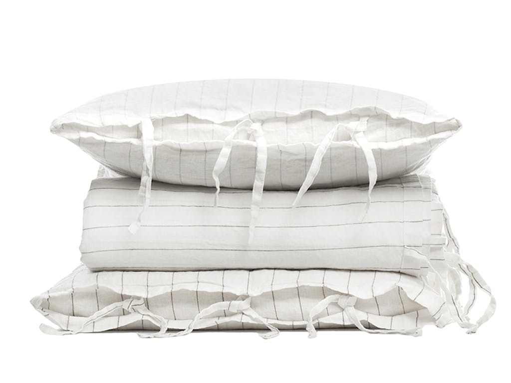 Søte drømmer i svalt sengetøy 