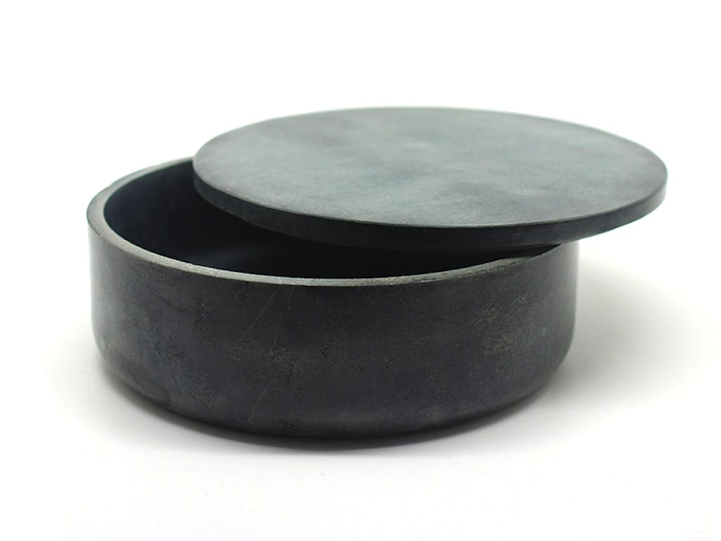 Til smykker og småting 