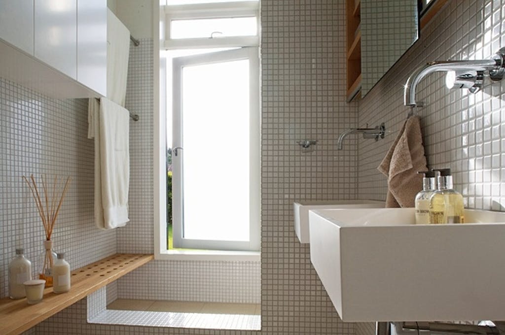 Bad i soveromsfløyen