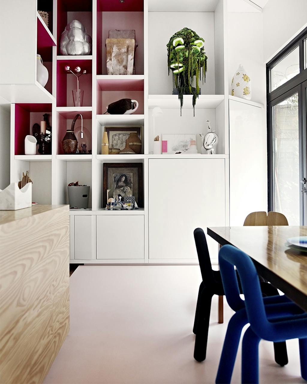 Kult kjøkken ut mot bakgården 