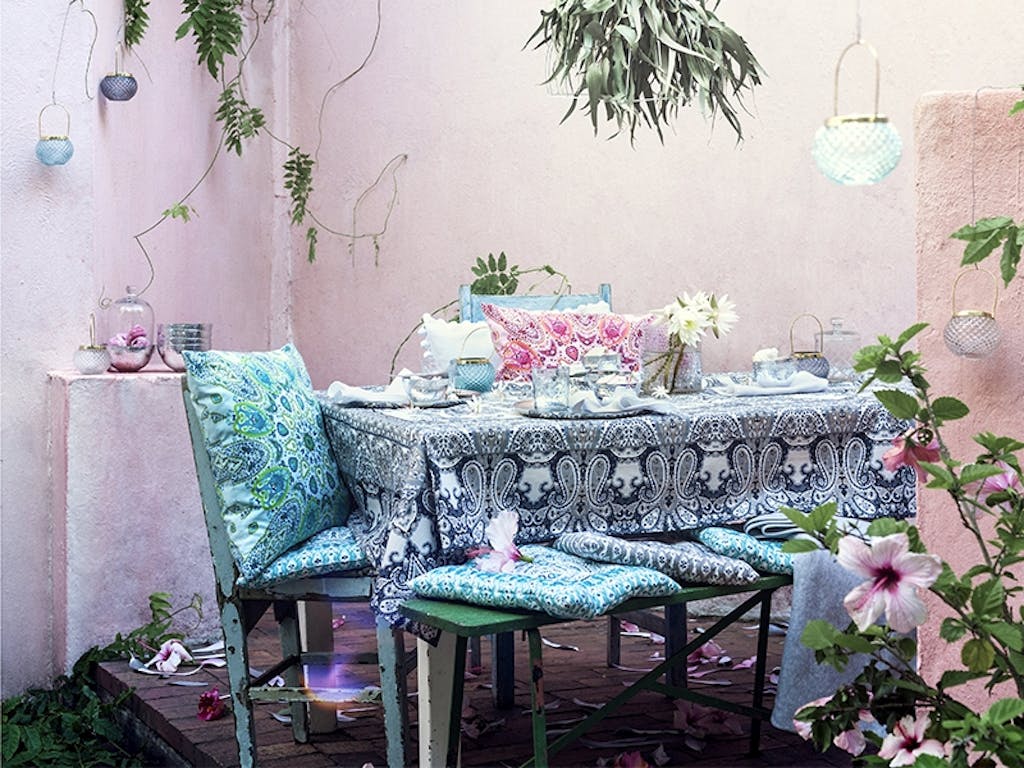 Gjør terrassen ny med fine tekstiler