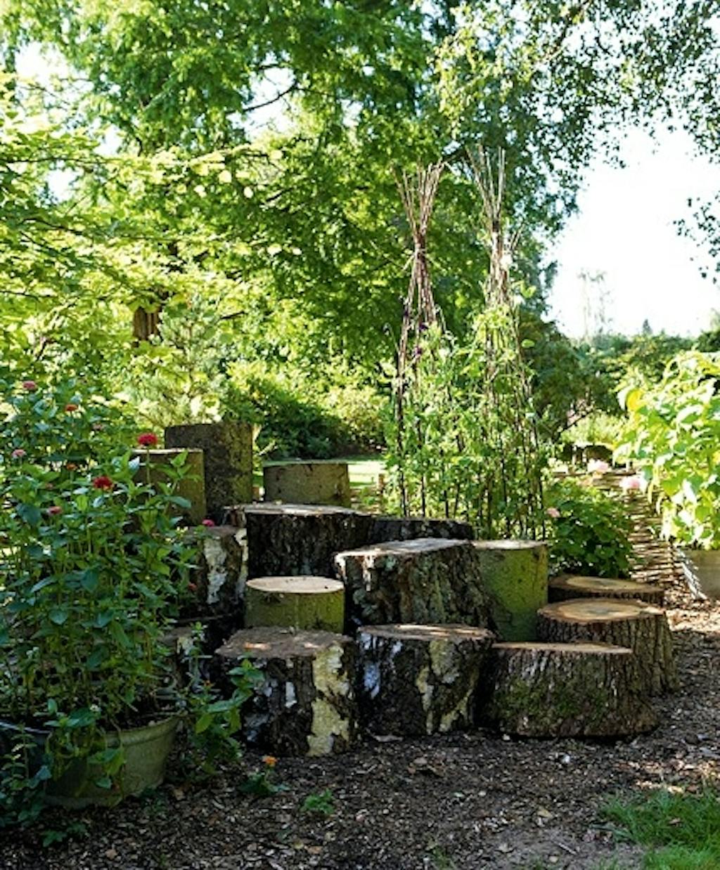 Skulptur av trestamme