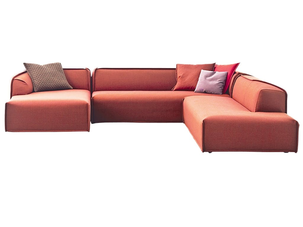 Romslig sofa i deilig farge