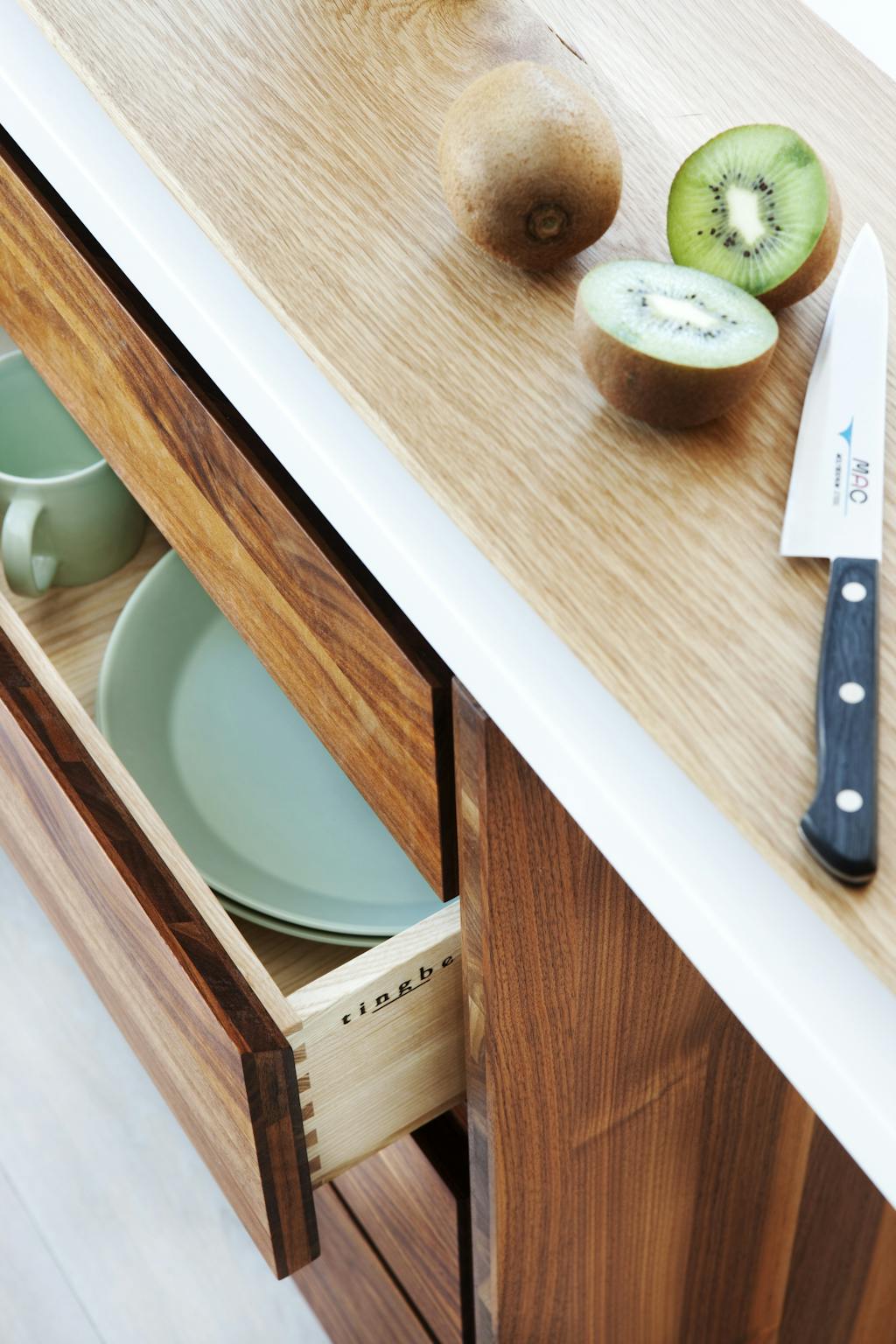  
Skuffer i valnøtt og ask