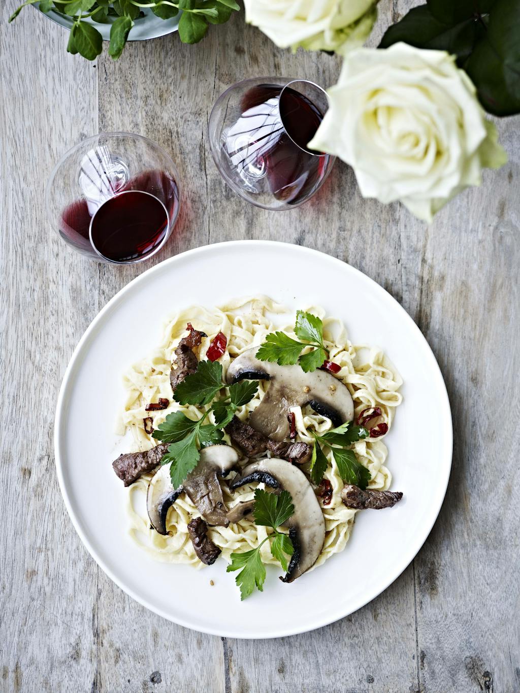 Hjemmelaget pasta med sopp og indrefilet