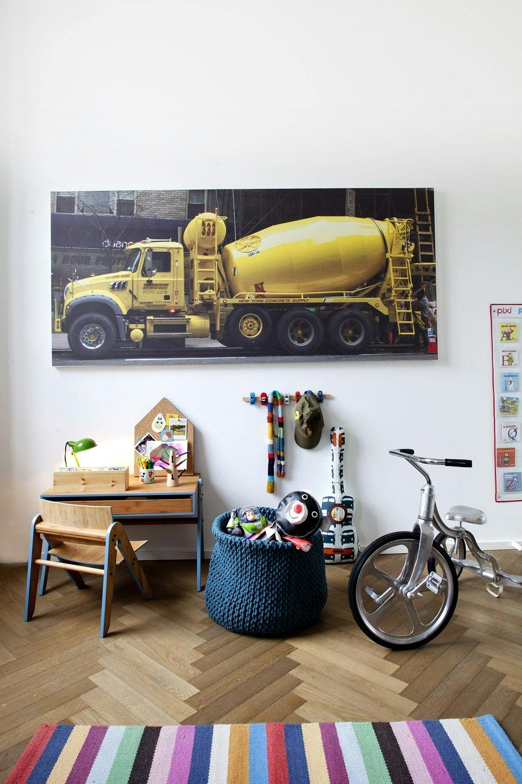 Det meste i rommet er innredet i barnehøyde. 