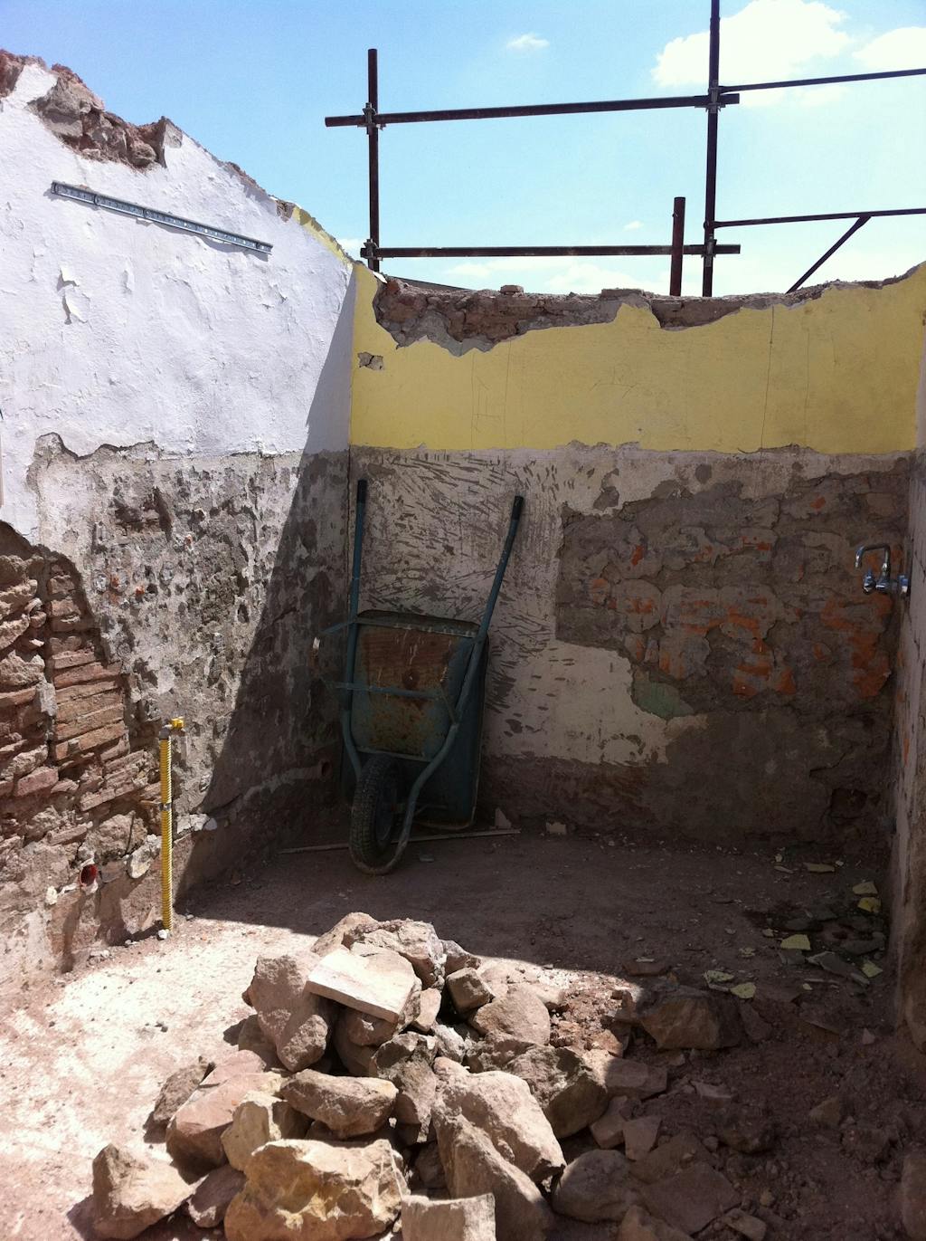 Kjøkkenet under oppussing.