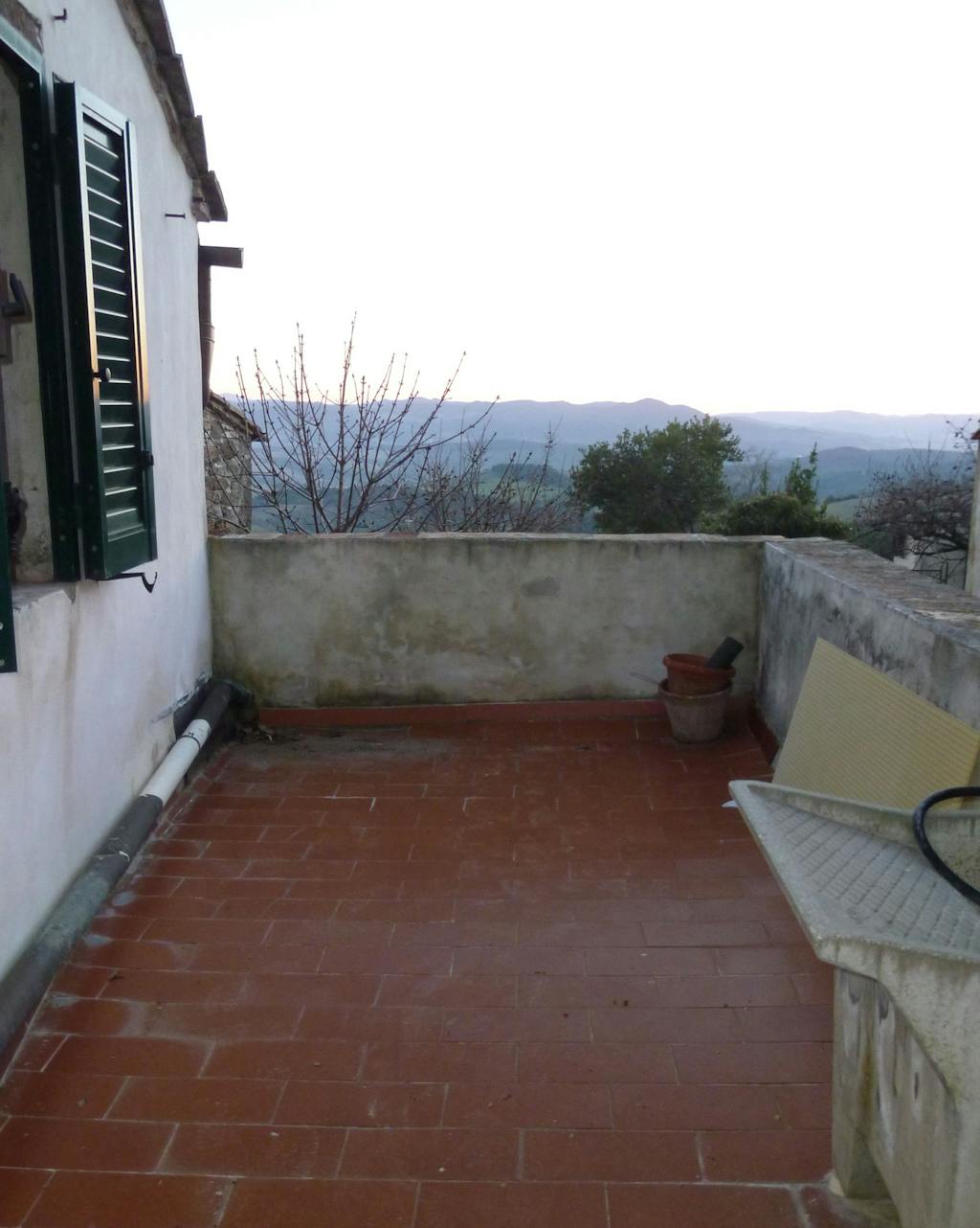 Kjøkkenterrasse før oppussing.