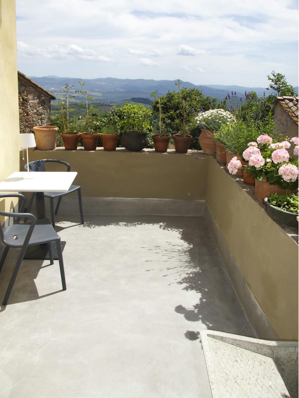 Kjøkkenterrassen etter oppussing.