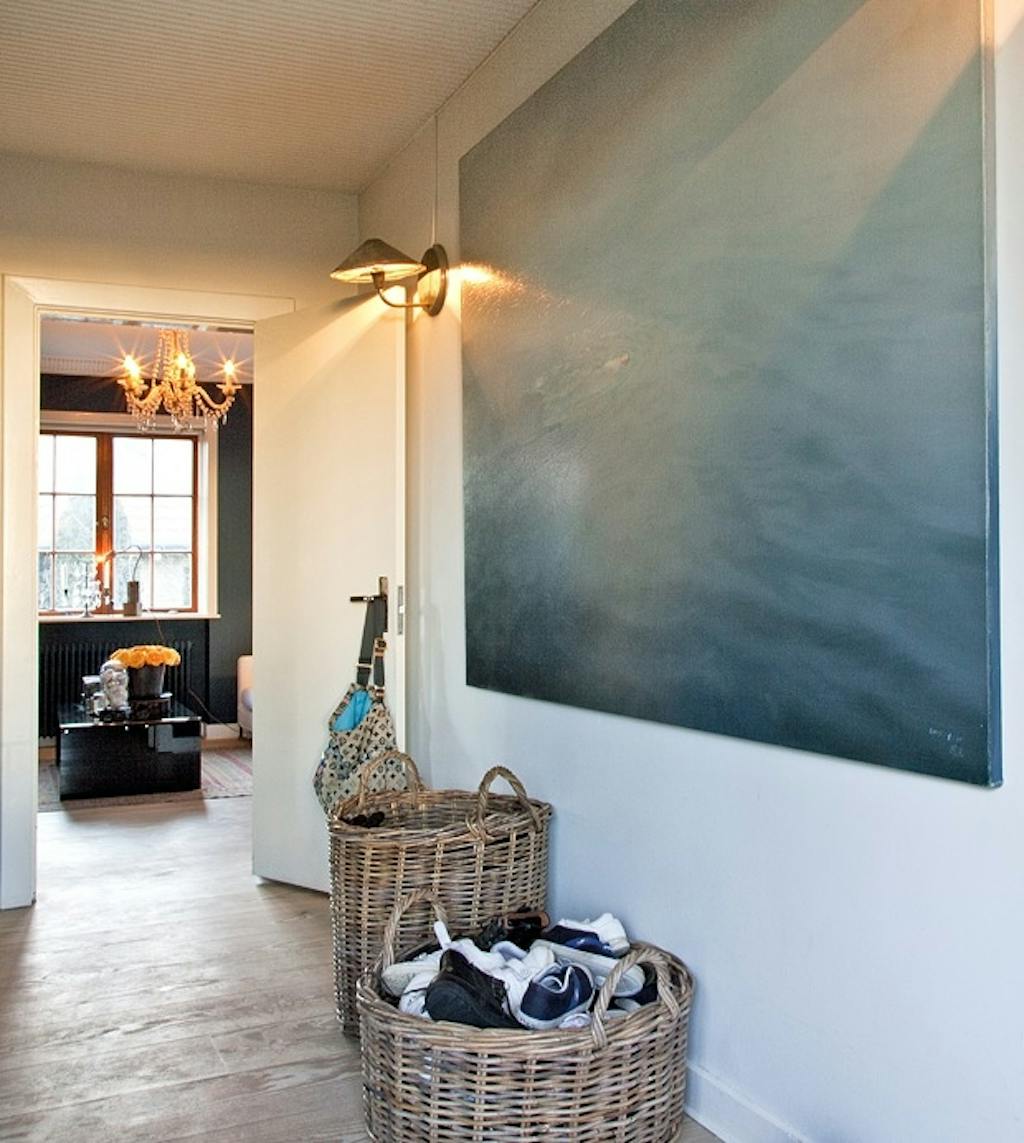 Hvitt rom til fargerik kunst