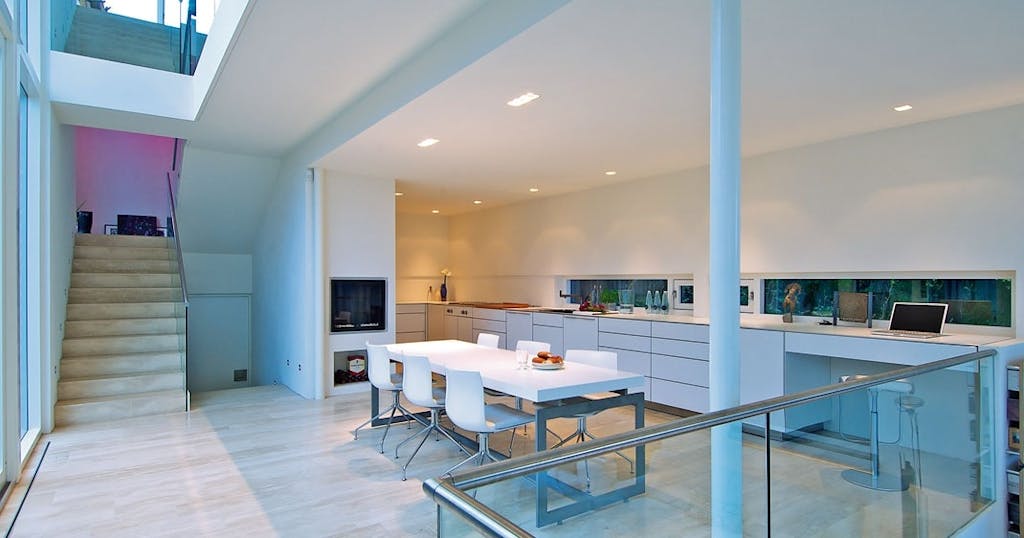 Åpent mot sør, lukket mot nord