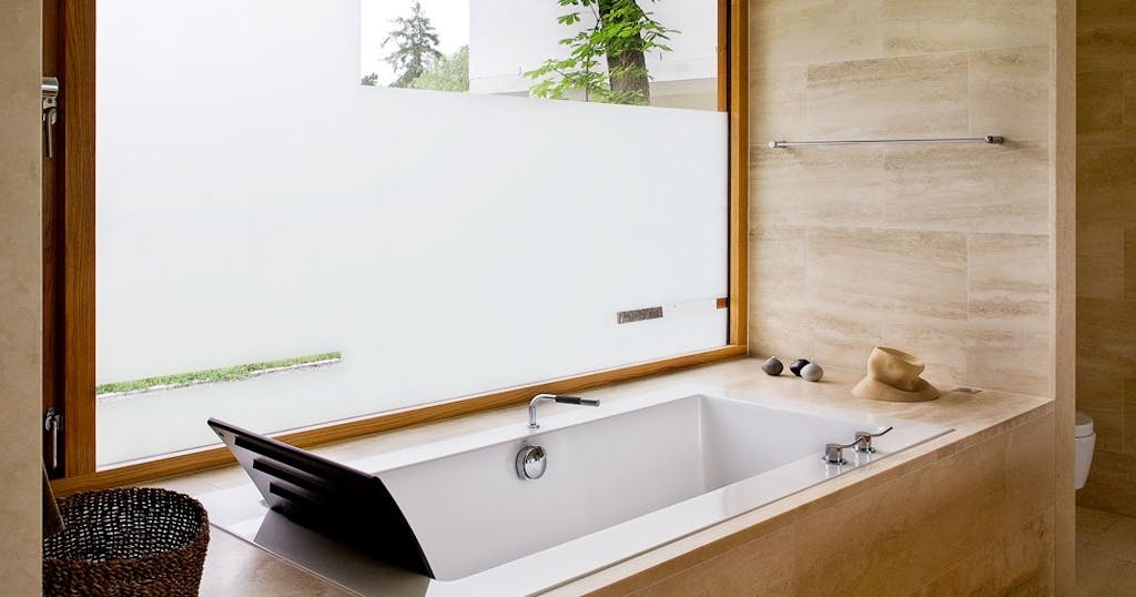 Sandblåst baderomsvindu