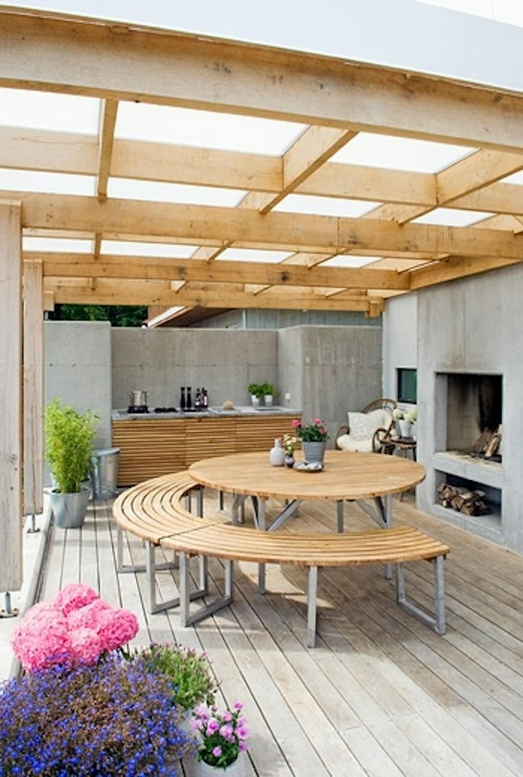 Spesialbygde utemøbler