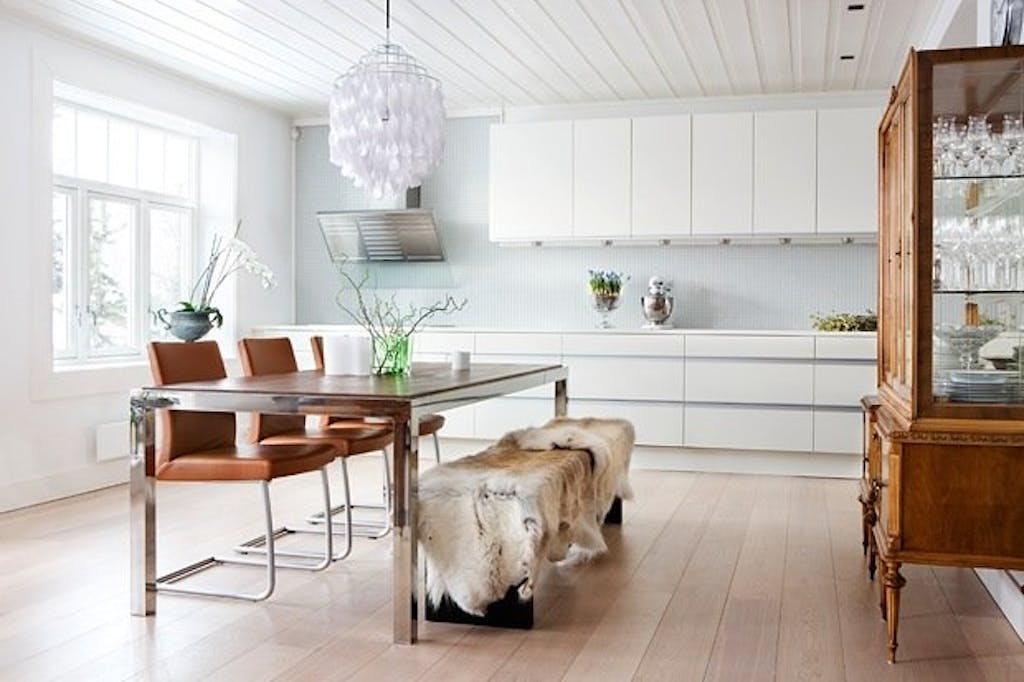 Hele kjøkkenet på én vegg