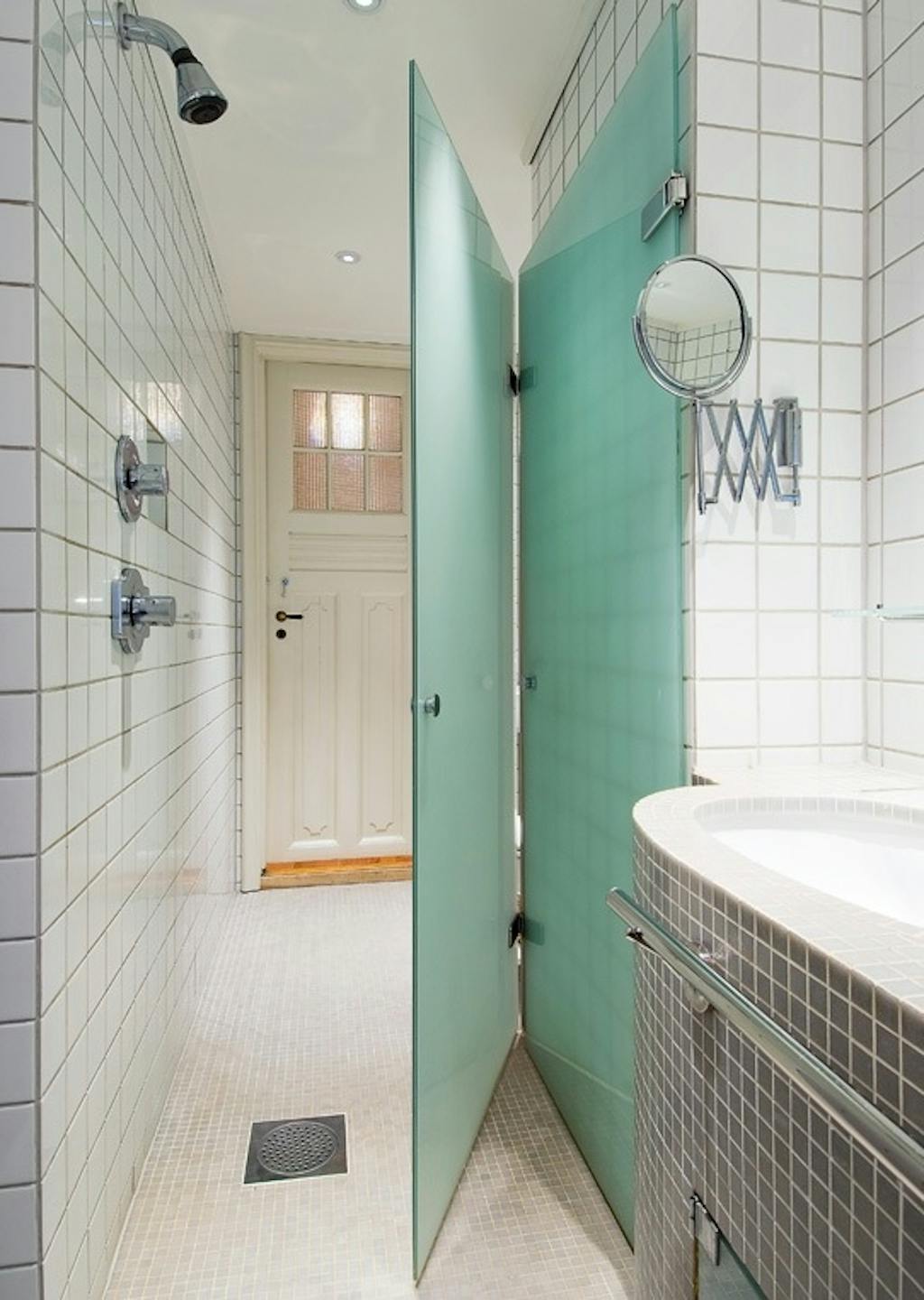 Åpne bad med separat toalett