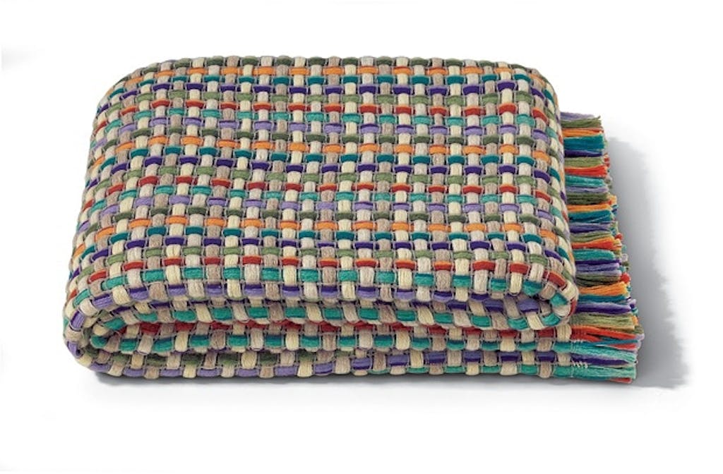 Fargeplett på sengen