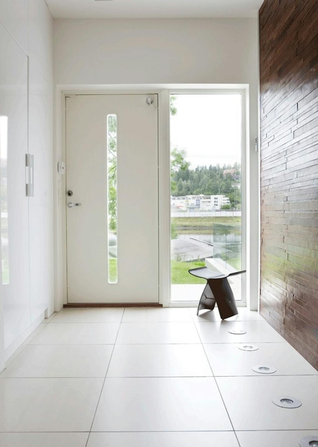 Smart oppbevaring bak dører