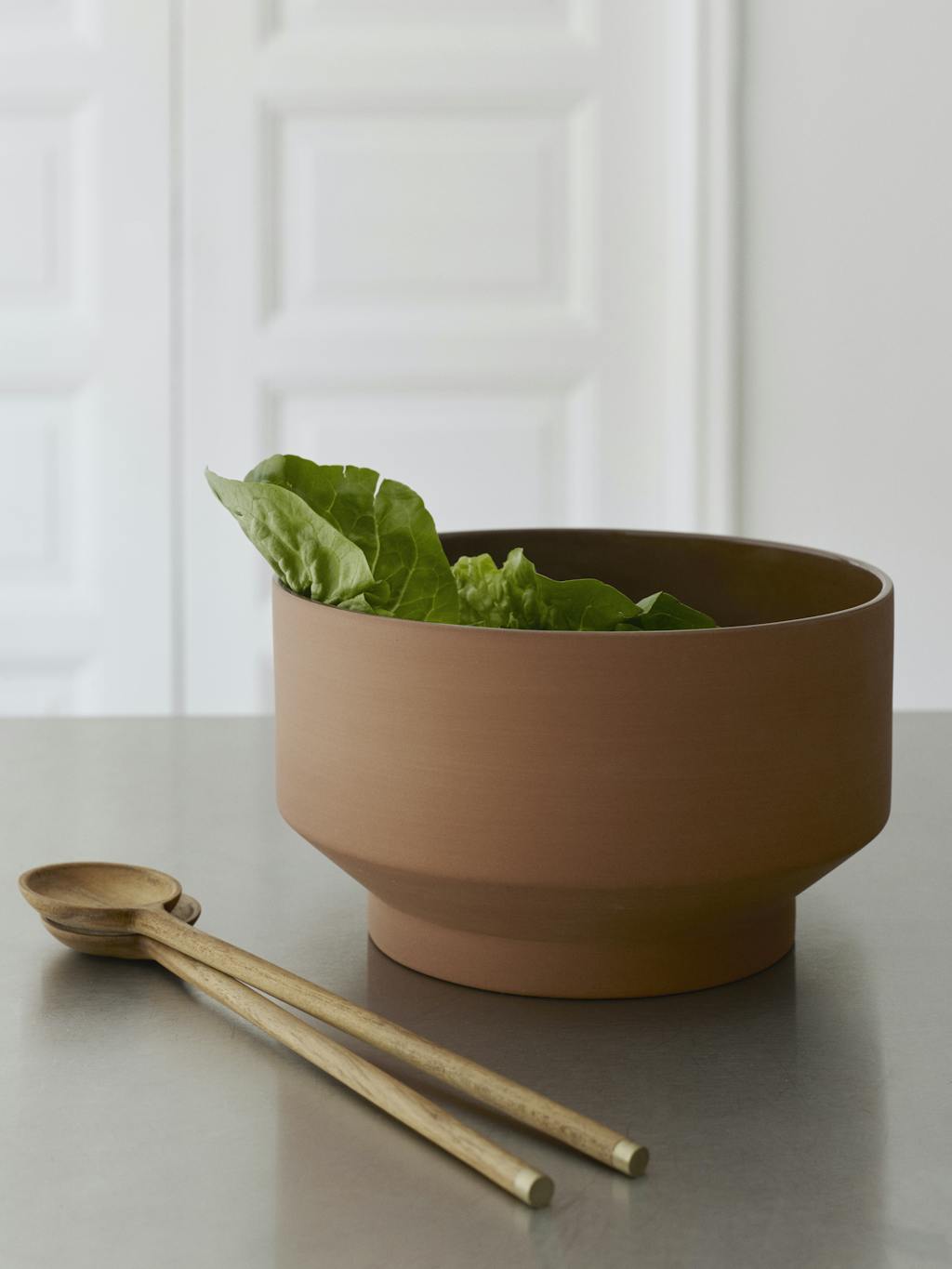 Skagerak salatbestik bæredygtigt træ messingdetalje