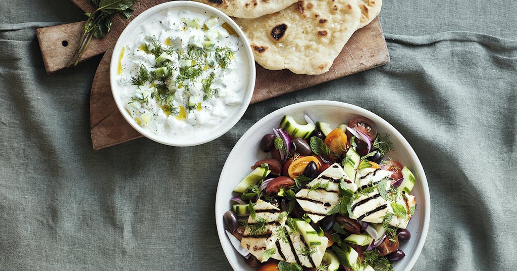 Græsk salat med grillost