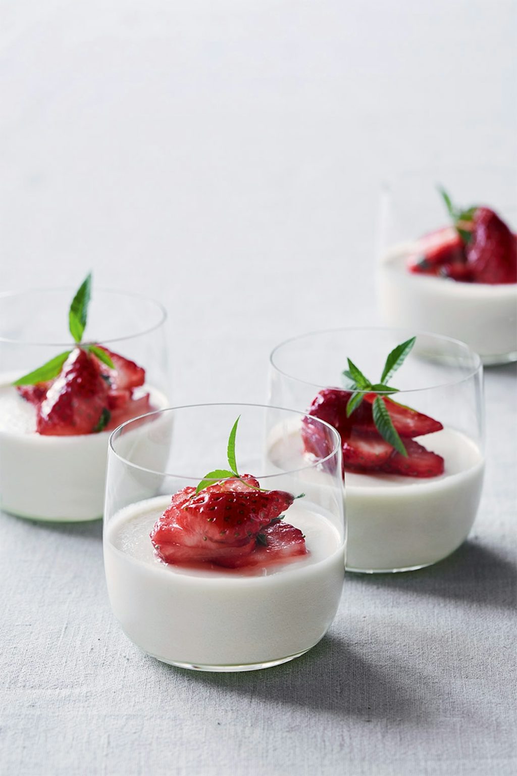 citron-verbena-hyldeblomst-panna-cotta