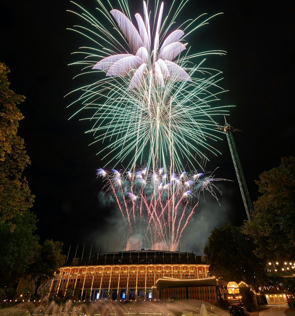 fireworks-over-tivoli-gardens-summer