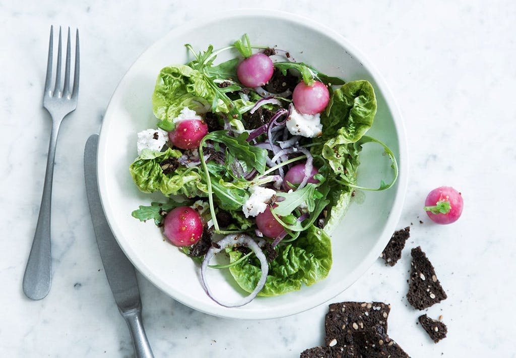 Salat med posjerte reddiker