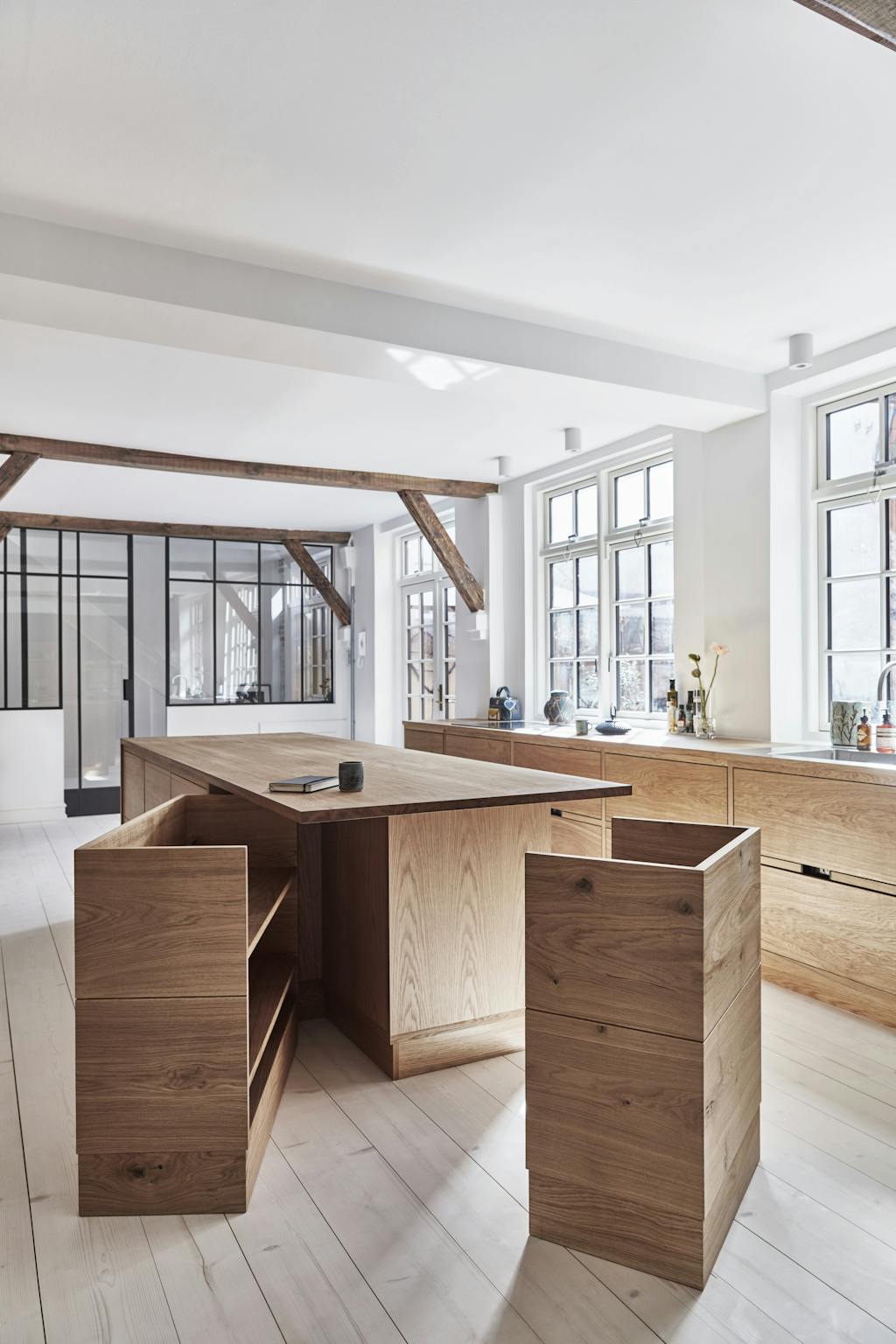 Køkken med ekstraordinære og smarte løsninger