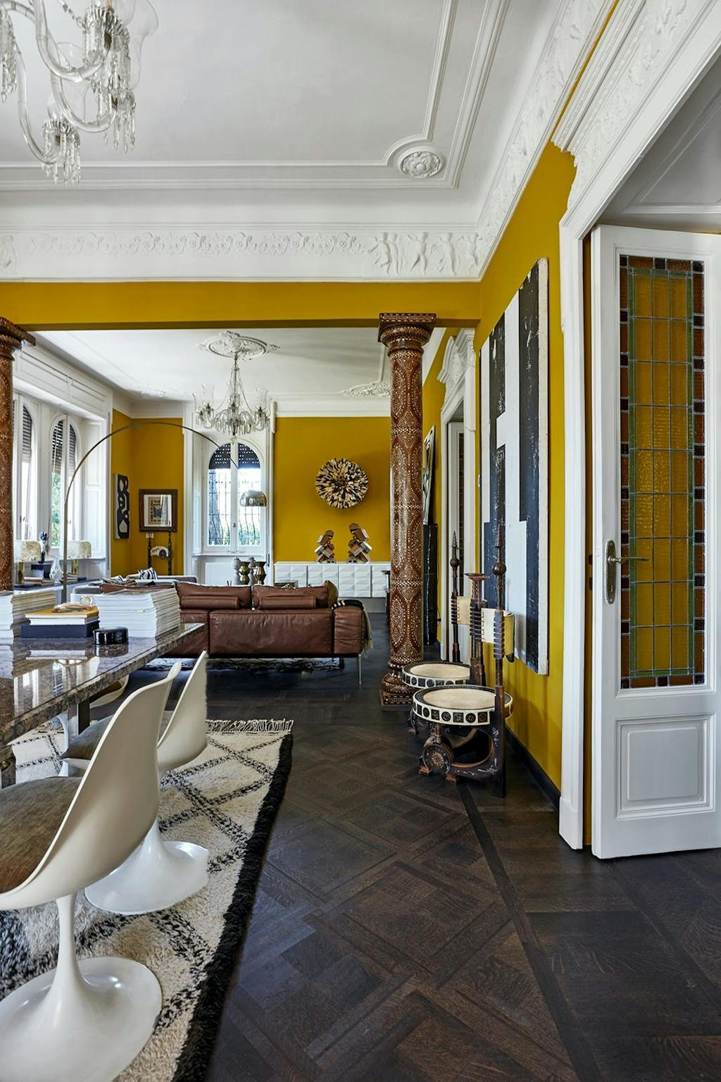 Smuk og farverig stue