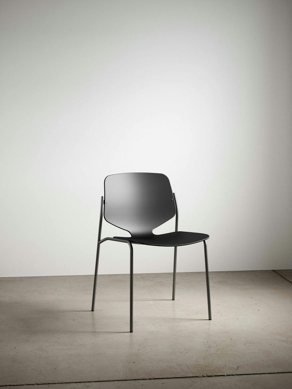 Mater Nova Sea stol af plastaffald