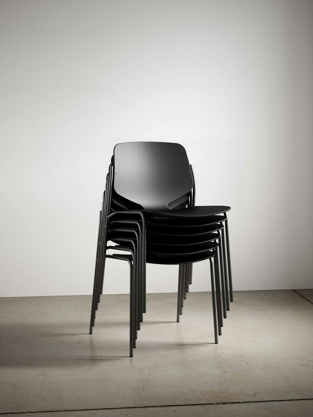 Mater Nova Sea stol af plastaffald