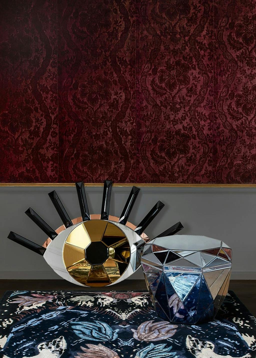 Unikt og farverigt spejl formet som et øje