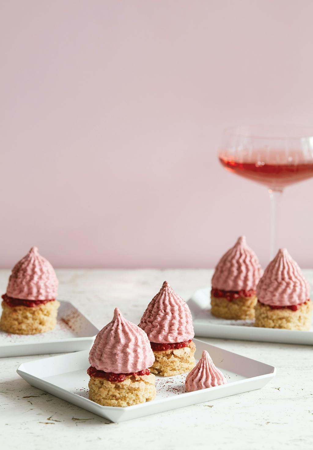 Kolde kyskager med hindbær