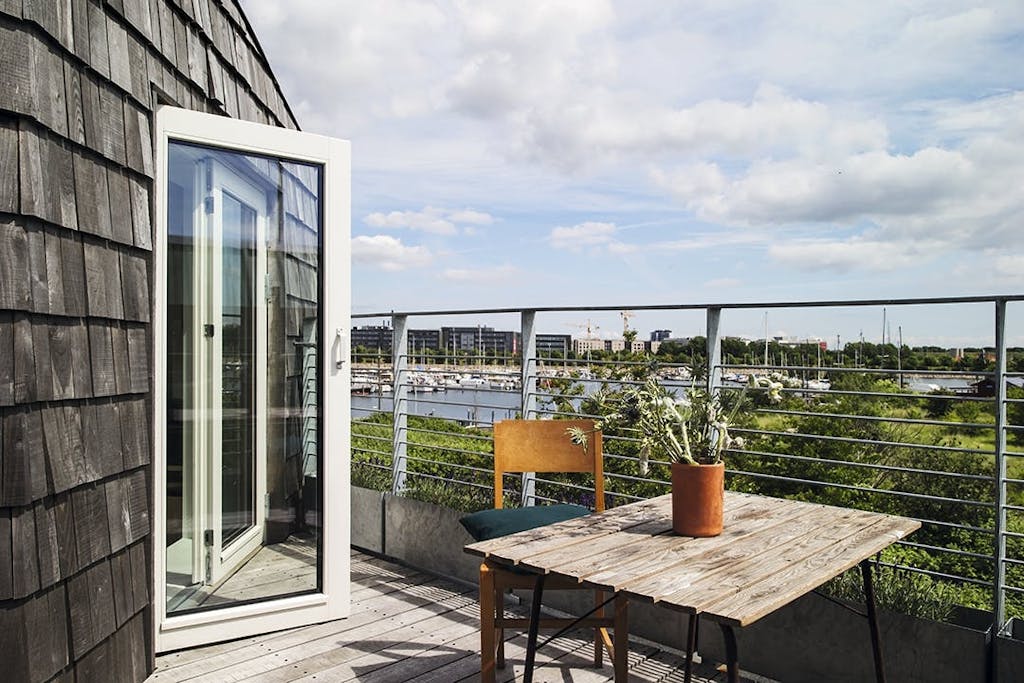 Tagterrasse med flot kig til havnen i Københavns Sydhavn