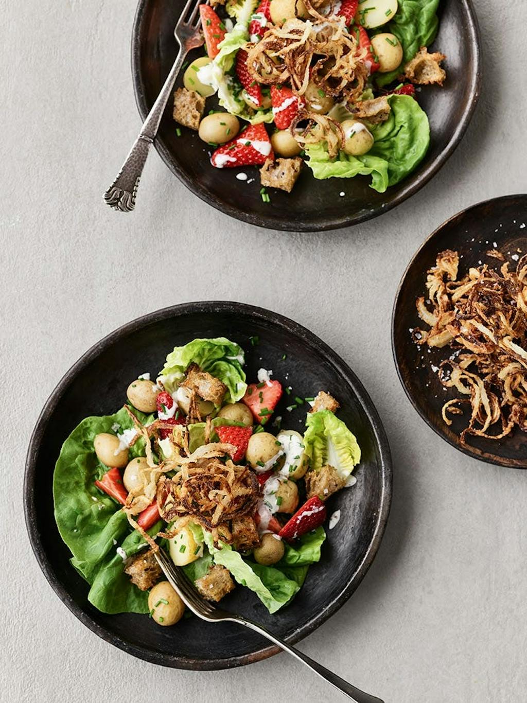 Kartoffelmad serveret som salat Kartoffelmad serveret som salat