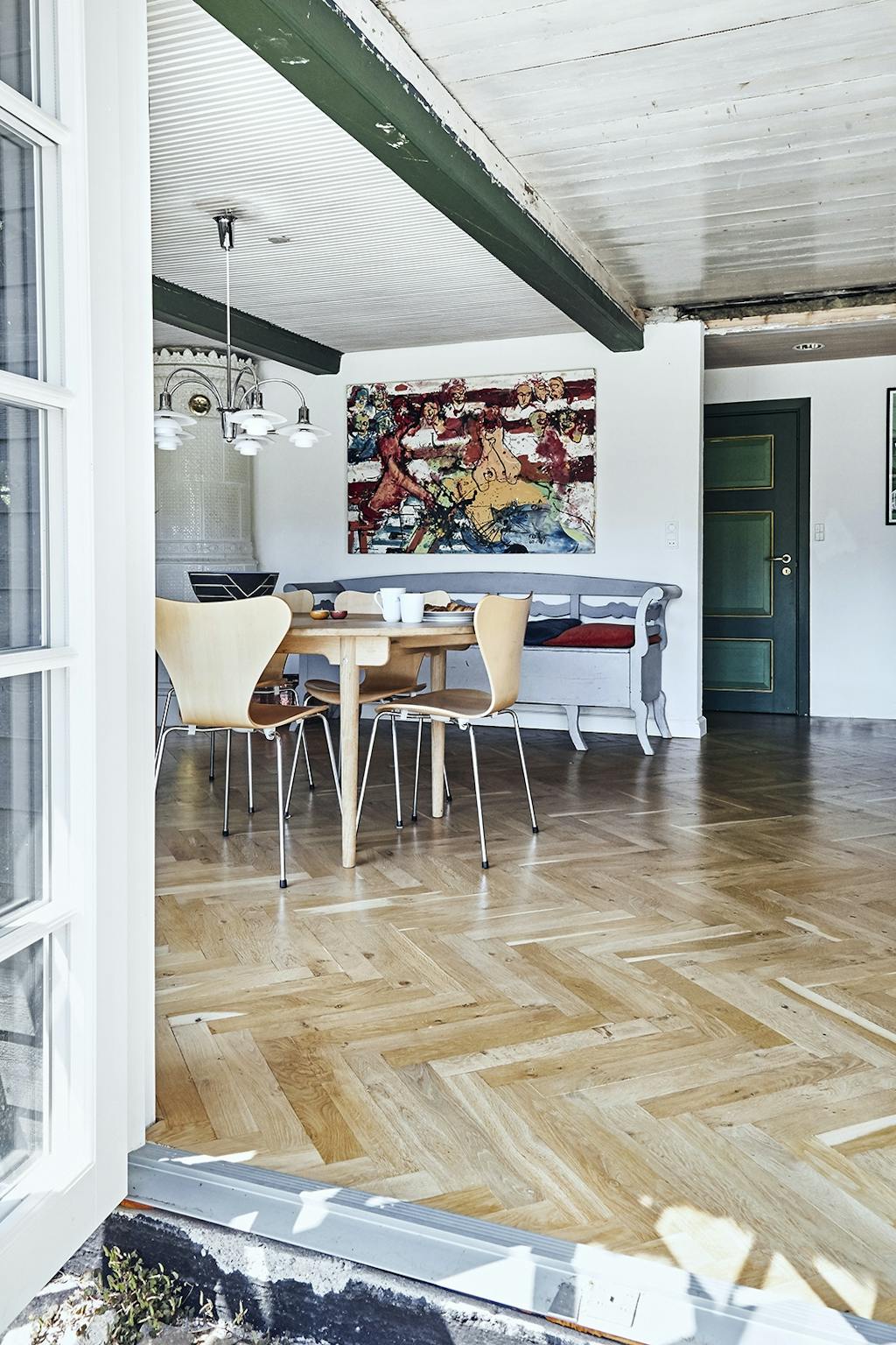 Flot køkken med sildebensparket