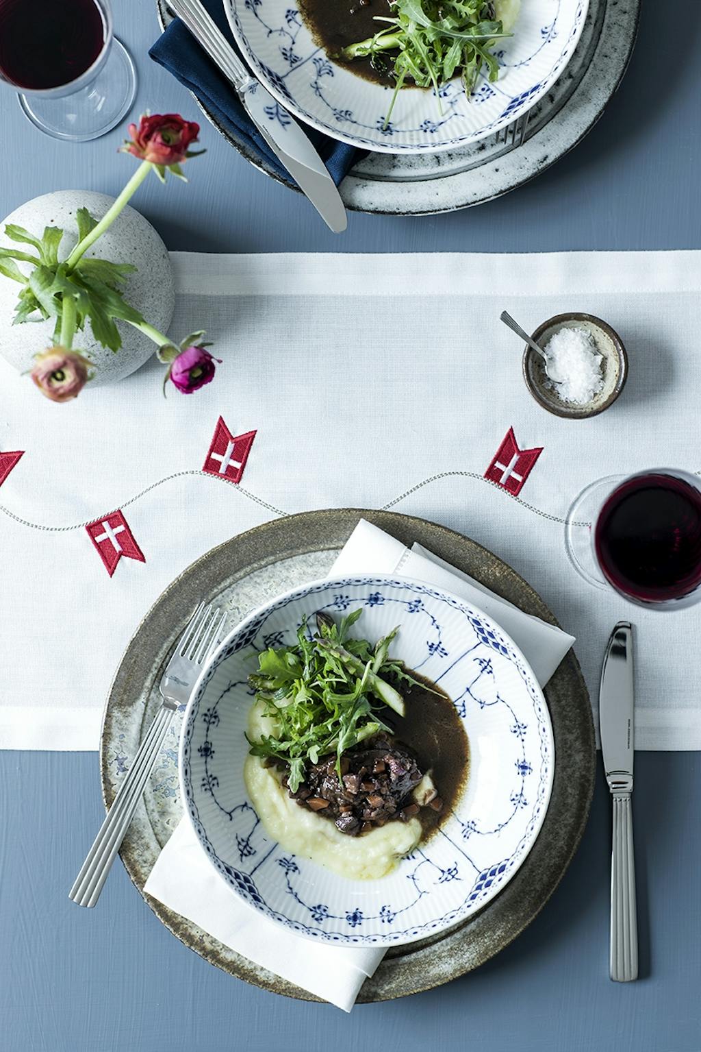 Svinekæber med kartoffelpuré, trøfler og rødvinsglace