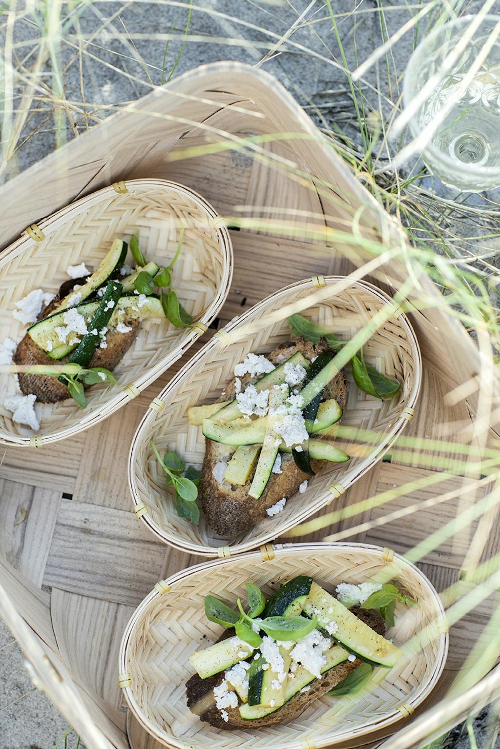 07 Ristet brød med gedefeta og zucchini