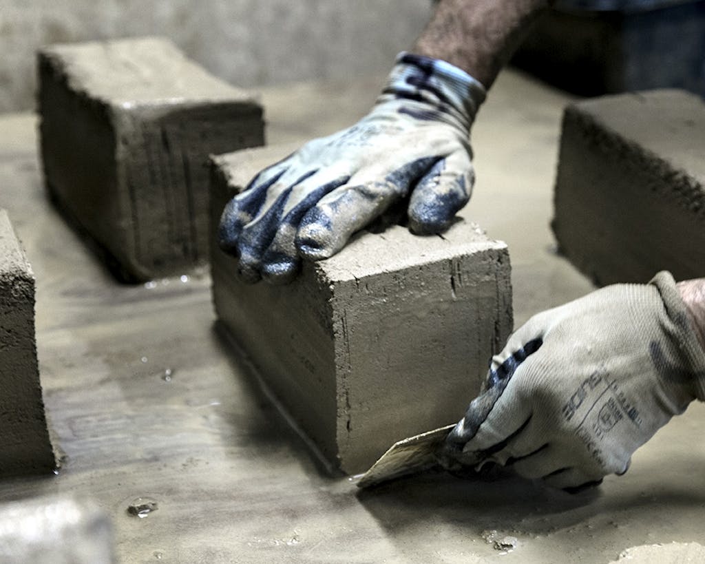 5 Sten formes og rettes til