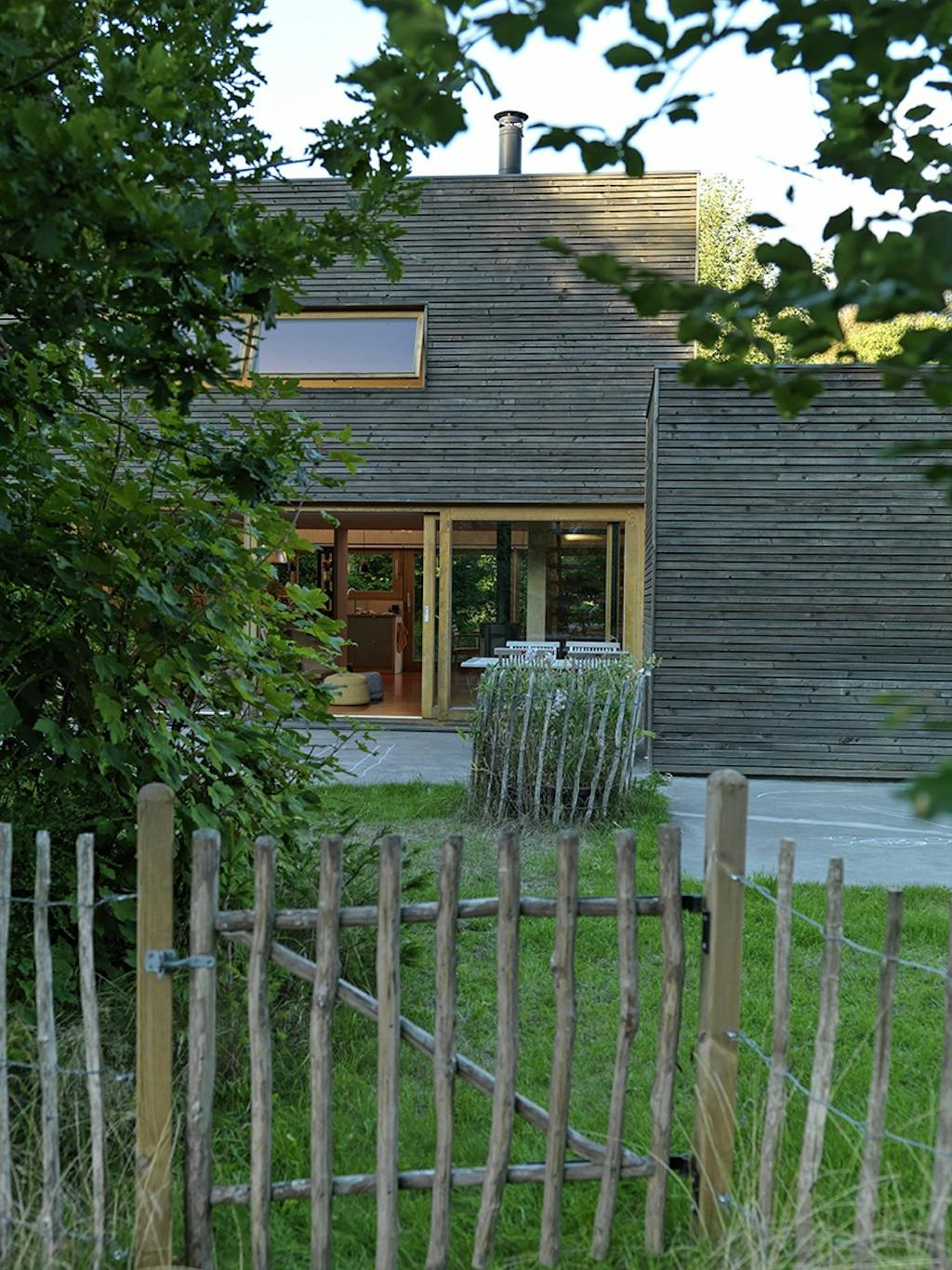 Sommerhuset udefra Sommerhuset udefra